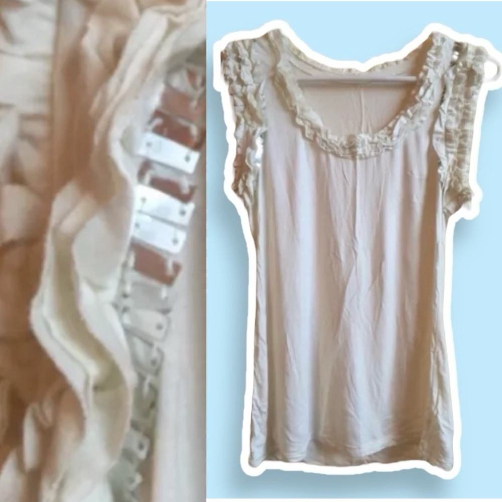 Pretty top knit shirt ruffle silver bead details